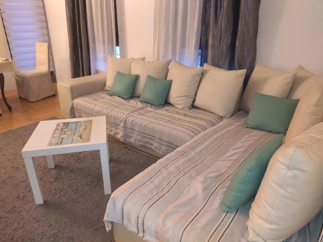 Apartman Gana Altina Lux بلغراد المظهر الخارجي الصورة